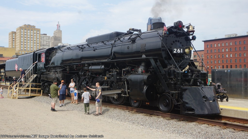 MILW 261 Train Day Sunny Day